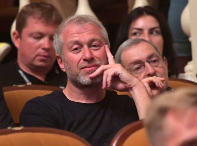 Абрамович, Абрамов и Фролов играют с Кремлём: судебный фарс вокруг Евраза и призрак ЮКОСа
