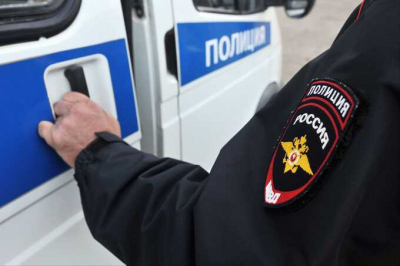 Руководителя округа в Пермском крае заблокировали в автомобиле, здание администрации взято штурмом ОМОНом