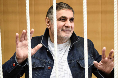 Столкновение Константина Книса с Шакро Молодым осложнило ход уголовного преследования чиновника