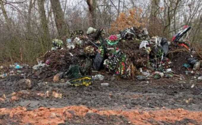 Жители Семилук выразили недовольство из-за мусора и плохого состояния дорог на кладбище