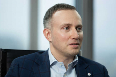 Фиктивные сделки и подставные лица: как "независимый эксперт" Артем Аветисян превратился в символ коррупционного капитализма с международным шлейфом