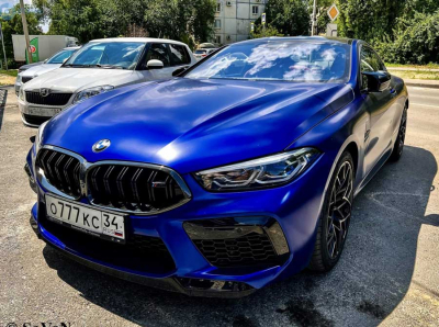 Ростпласт и Дмитрий Коблов: как убытки компании скрывают роскошные автомобили и миллионы на счетах