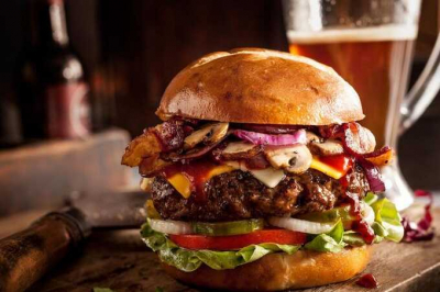 Частое употребление ультраобработанных продуктов способствует ускоренному старению нейронов и увеличивает риск болезни Альцгеймера