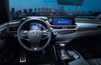 Житель Москвы восстановил автомобиль Lexus, повреждённый ураганом, всего за один день